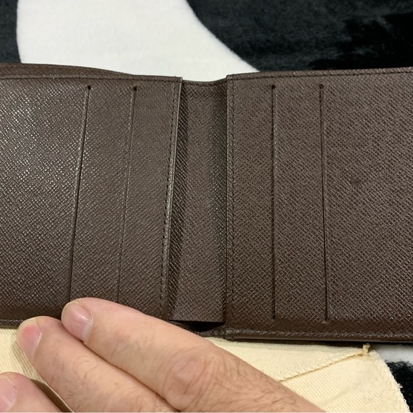 Louis Vuitton Damier tri fold wallet - Picture 6 of 13